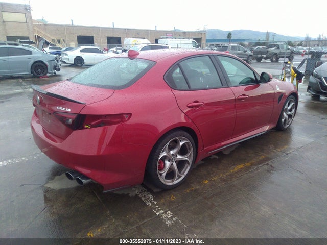 2017 Alfa Romeo Giulia, VIN: ZARFAEAV2H7558763