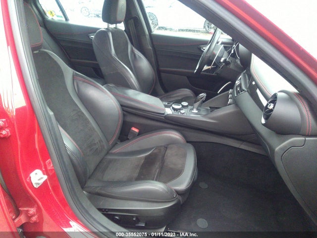 2017 Alfa Romeo Giulia, VIN: ZARFAEAV2H7558763