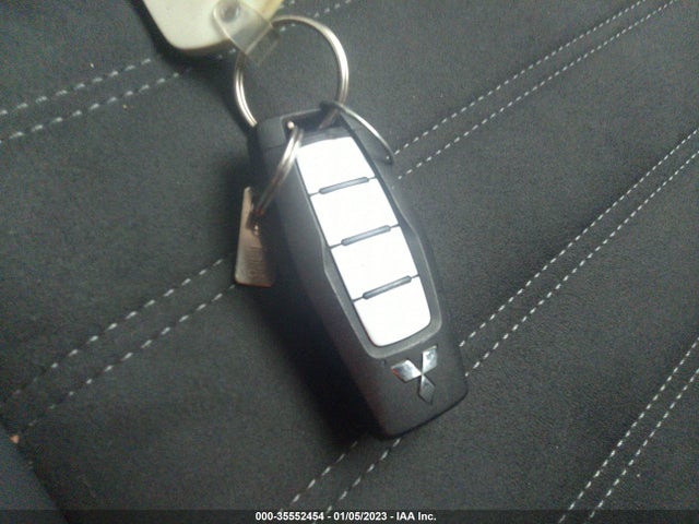 JA4J4UA87NZ068281 Mitsubishi Outlander Se
