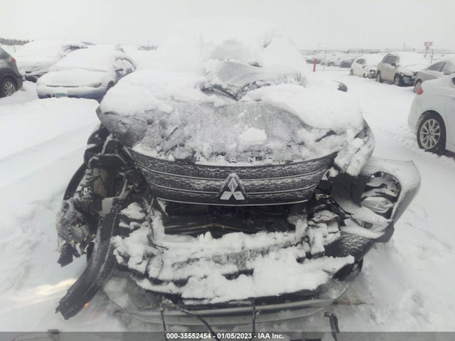 JA4J4UA87NZ068281 Mitsubishi Outlander Se