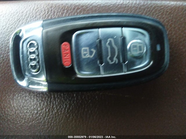 Audi A8 2011 WAUAVAFD3BN001099 Image 3