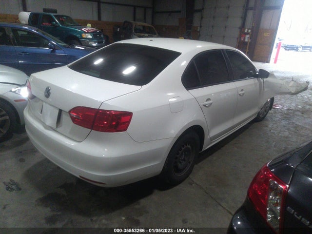 3VW1K7AJ4DM221468 Volkswagen Jetta Sedan S