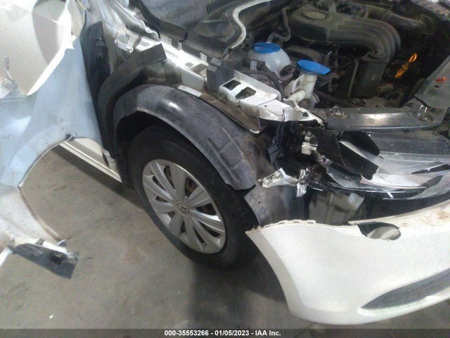 3VW1K7AJ4DM221468 Volkswagen Jetta Sedan S