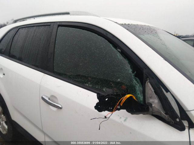 5XYKT4A13BG132052 KIA SORENTO LX