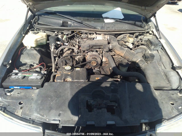 Lincoln Town Car Sig. 2002 1LNHM82W52Y628563 Image 12
