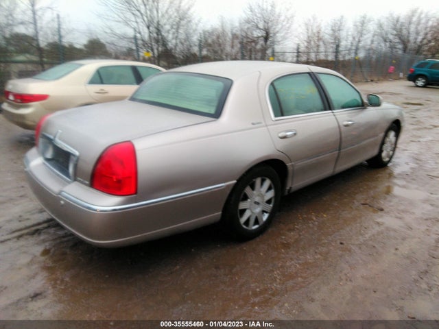 Lincoln Town Car 2003 1LNHM82W53Y603079 Image 5