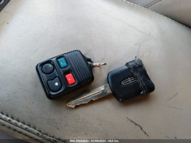 1LNHM82W73Y645897 Lincoln Town Car