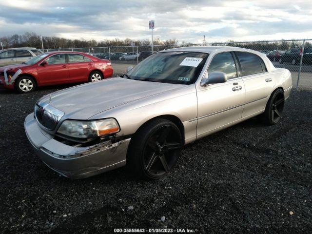 1LNHM82W73Y645897 Lincoln Town Car