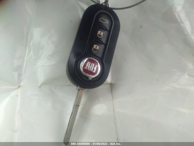 2015 Fiat 500, VIN: 3C3CFFBR6FT647884