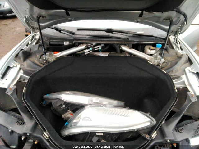2015 Tesla Model S, VIN: 5YJSA1H24FFP74988