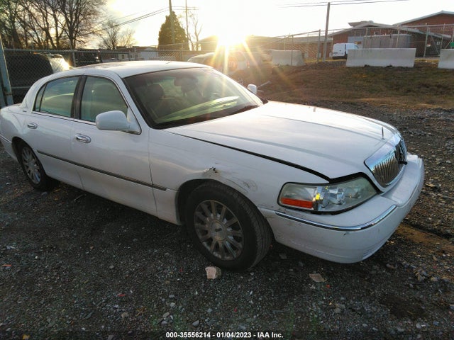Lincoln Town Car Signature 2007 1LNHM81V57Y625081 zdjęcie główne