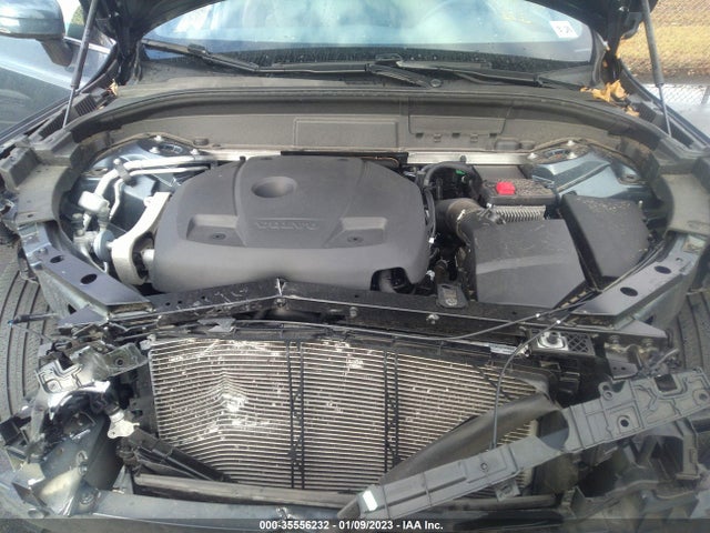 2021 VOLVO XC60 MOMENTUM VIN: YV4102RK2M1793657