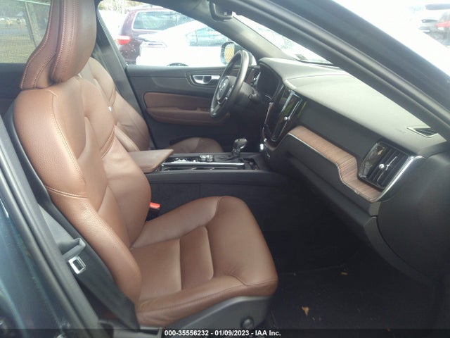 2021 VOLVO XC60 MOMENTUM VIN: YV4102RK2M1793657