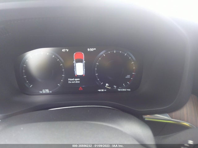 2021 VOLVO XC60 MOMENTUM VIN: YV4102RK2M1793657
