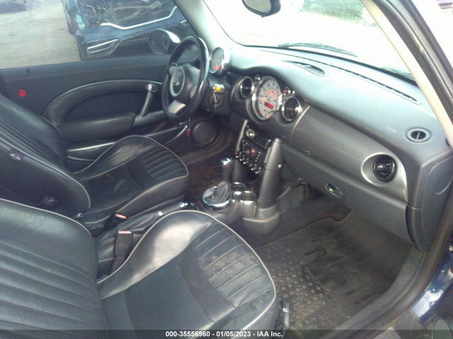 2006 MINI COOPER HARDTOP VIN: WMWRC33586TK17467