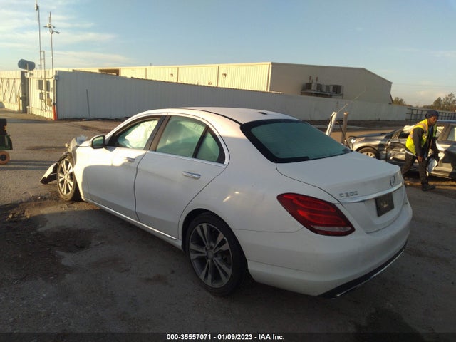 2016 Mercedes-Benz C-Class, VIN: 55SWF4KBXGU121322