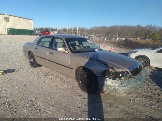 Lincoln Town Car Signature 2004 1LNHM81W34Y606534 главное изображение