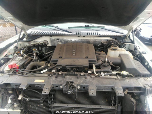 Lincoln Navigator 2011 5LMJJ2J51BEJ07855 Image 12