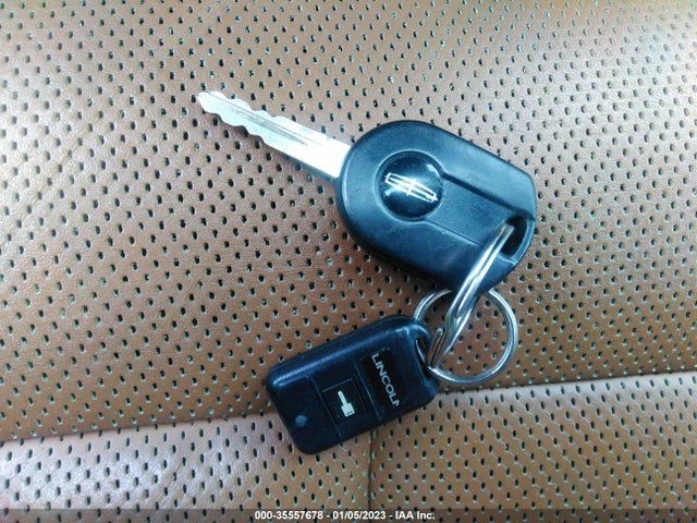 Lincoln Navigator 2011 5LMJJ2J51BEJ07855 Image 3