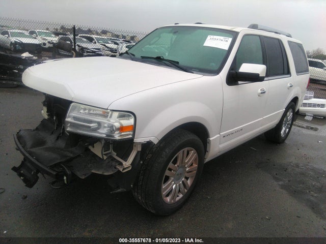 Lincoln Navigator 2011 5LMJJ2J51BEJ07855 Image 2