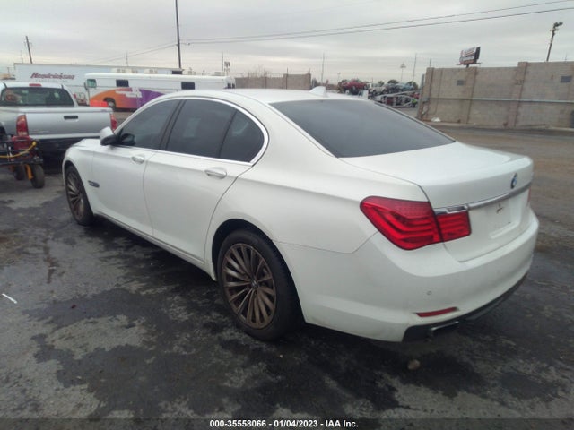 BMW 7 Series 740i 2012 WBAKA4C54CC613694 Image 4