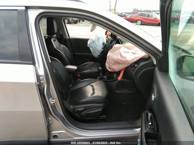 Jeep Compass Limited 2019 3C4NJCCB9KT664580 Image 6