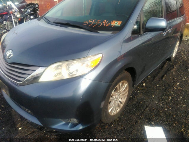 2015 Toyota Sienna, VIN: 5TDYK3DC4FS660289