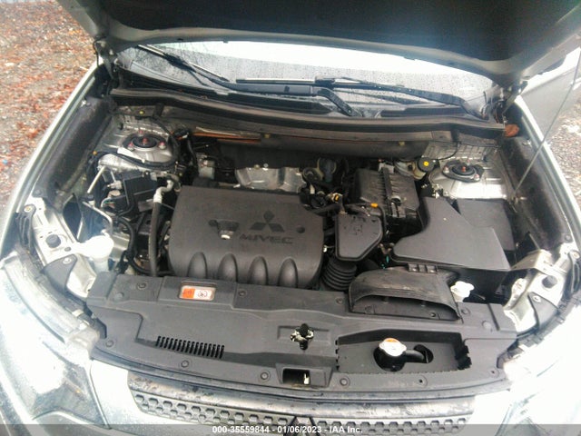 JA4AD2A33KZ016795 Mitsubishi Outlander Es