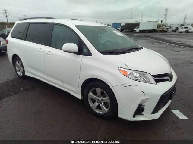 2018 Toyota Sienna, VIN: 5TDKZ3DCXJS913075