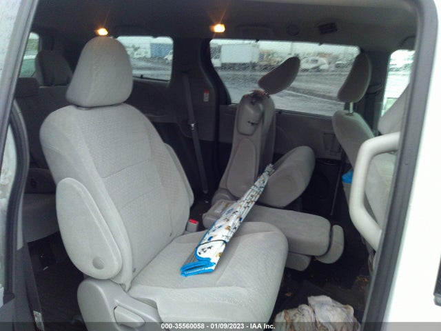 2018 Toyota Sienna, VIN: 5TDKZ3DCXJS913075