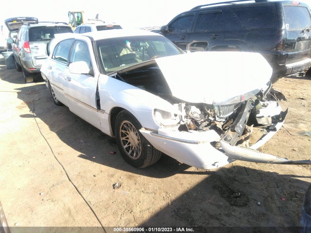 2001 1LNHM82W21Y679601 main image