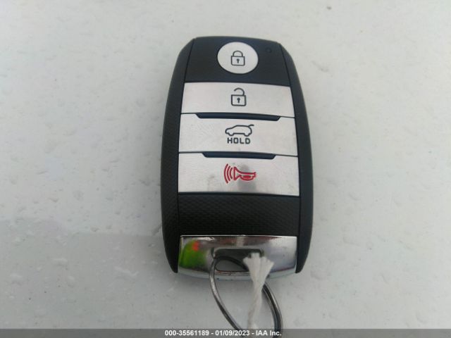 KNDCC3LC8K5265332 KIA NIRO EX