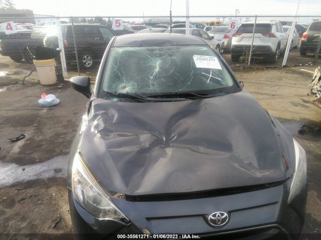 2018 Toyota Yaris, VIN: 3MYDLBYV8JY300477