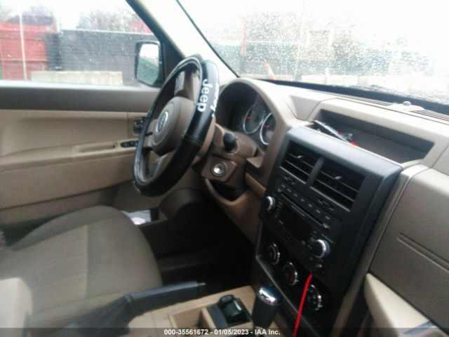 1C4PJMAK6CW187765 Jeep Liberty Sport