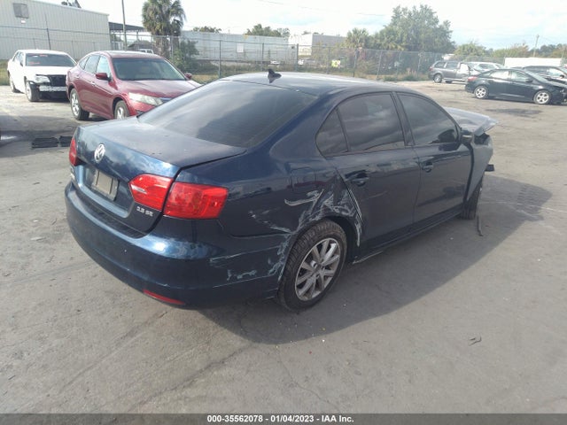 3VWDP7AJ7CM412735 Volkswagen Jetta Sedan Se W
