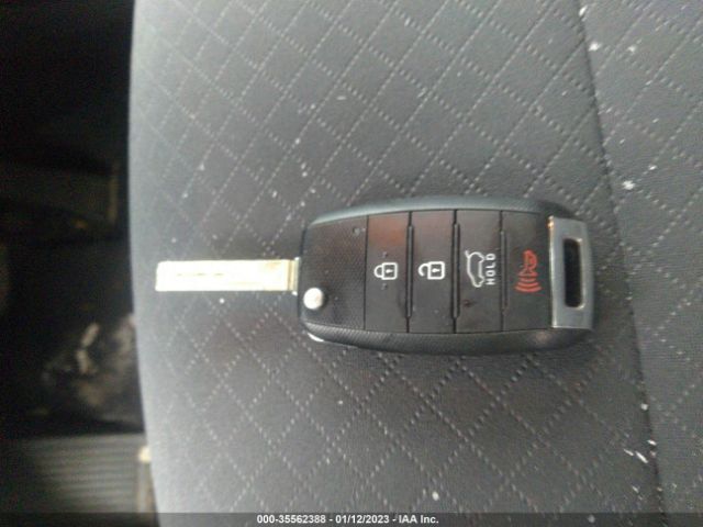 5XYPGDA31KG600985 KIA Sorento