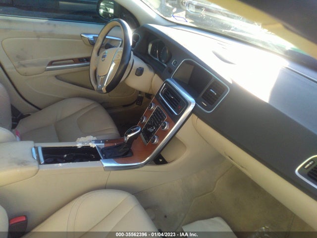 2016 Volvo S60, VIN: LYV402FK3GB095821
