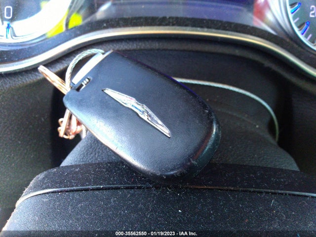 2C3CCAAG1KH729018 Chrysler 300 Touring