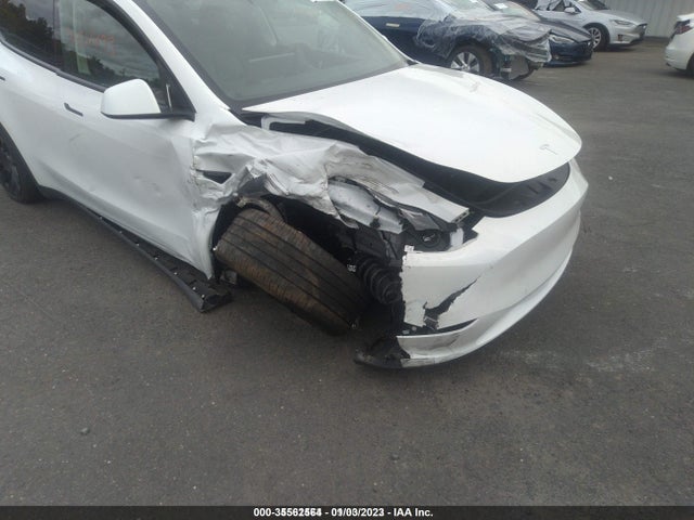 Tesla Model Y 2021 5YJYGDEE0MF102190 Image 6