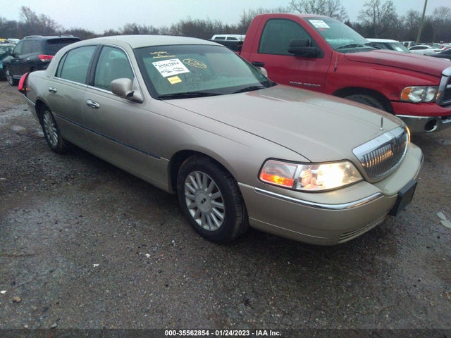 Lincoln Town Car Signature 2005 1LNHM81W95Y629804 main image