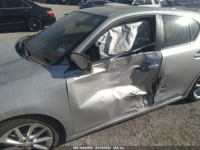 Lexus CT 200H 2012 JTHKD5BH3C2060844 Image 7