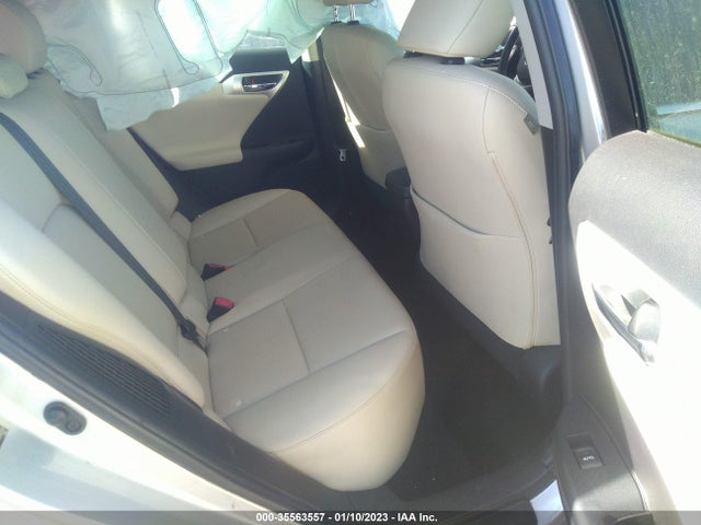 Lexus CT 200H 2012 JTHKD5BH3C2060844 Image 9