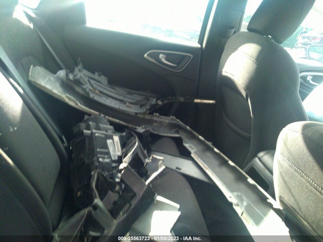 Chrysler 200 Limited 2015 1C3CCCAB3FN590801 Image 9
