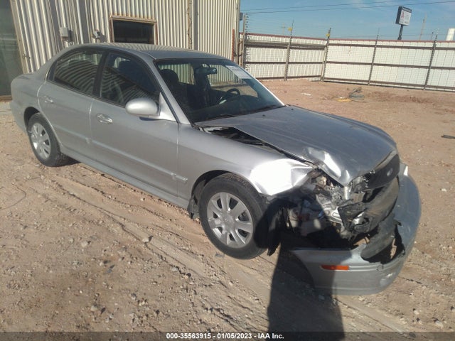 2004 KMHWF25S84A984136 main image