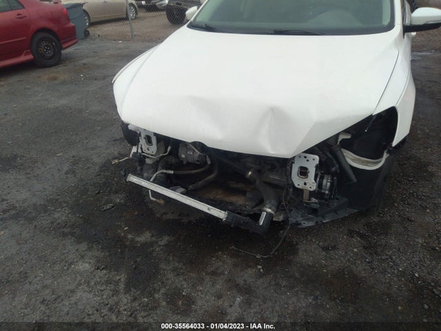 1VWAT7A35FC033738 Volkswagen Passat 1.8t Wolfsburg Ed