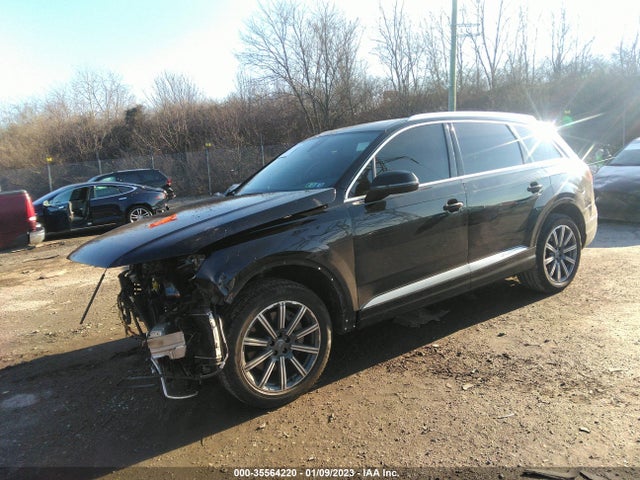 Audi Q7 2017 WA1LAAF74HD049401 Image 2