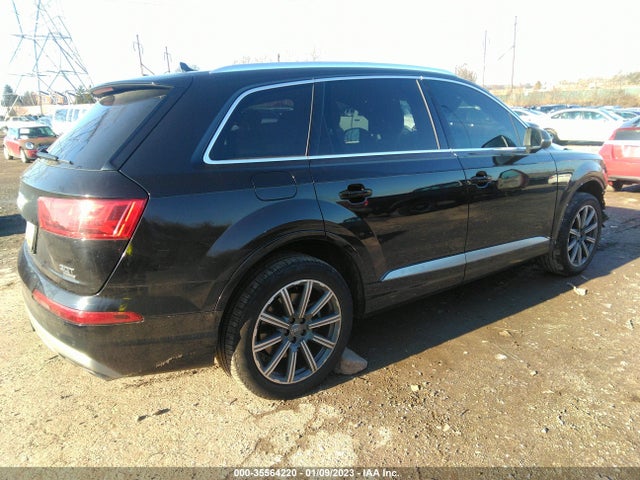 Audi Q7 2017 WA1LAAF74HD049401 Image 5