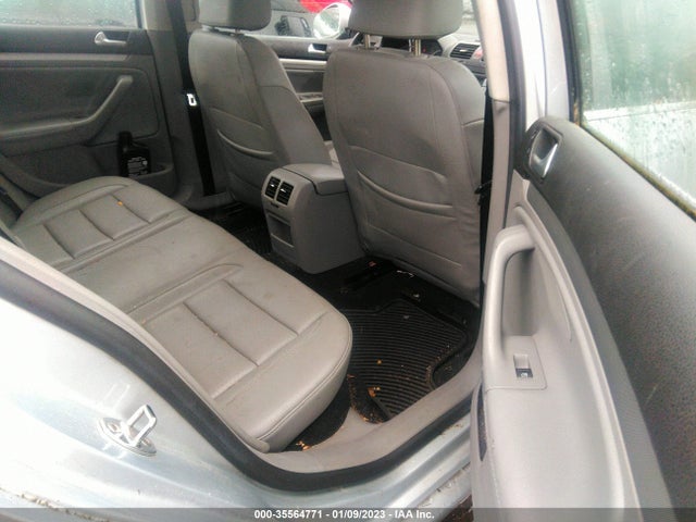 3VWRZ71K78M033900 Volkswagen Jetta Sedan Se/sel