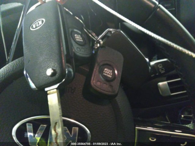 KNDEUCAAXM7158166 KIA SELTOS S