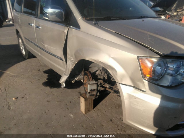 2016 Chrysler Town & Country, VIN: 2C4RC1CG9GR207418